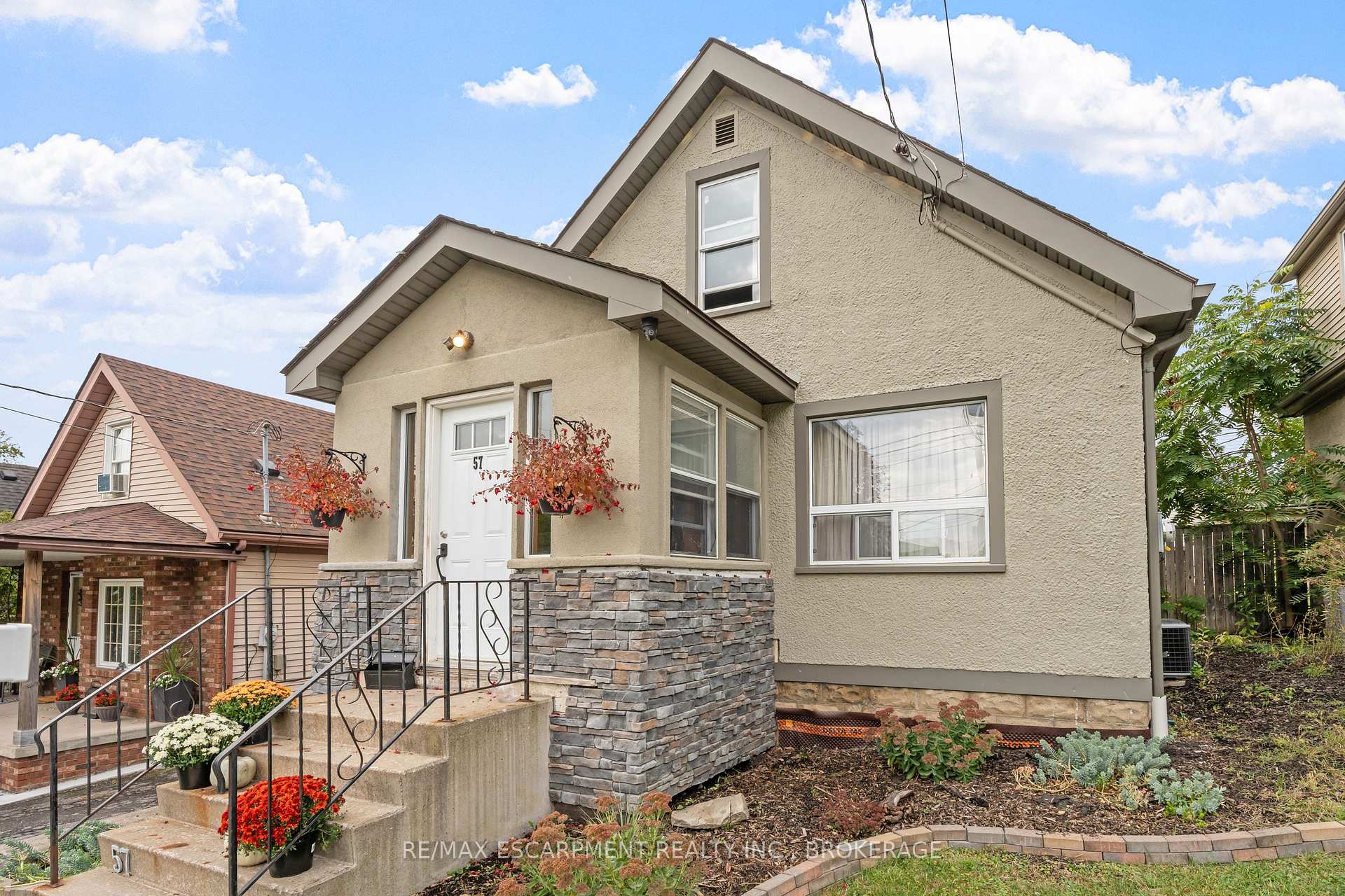 Photo 3 of 57 Carleton Street N, Thorold, Thorold Downtown — HOMEH