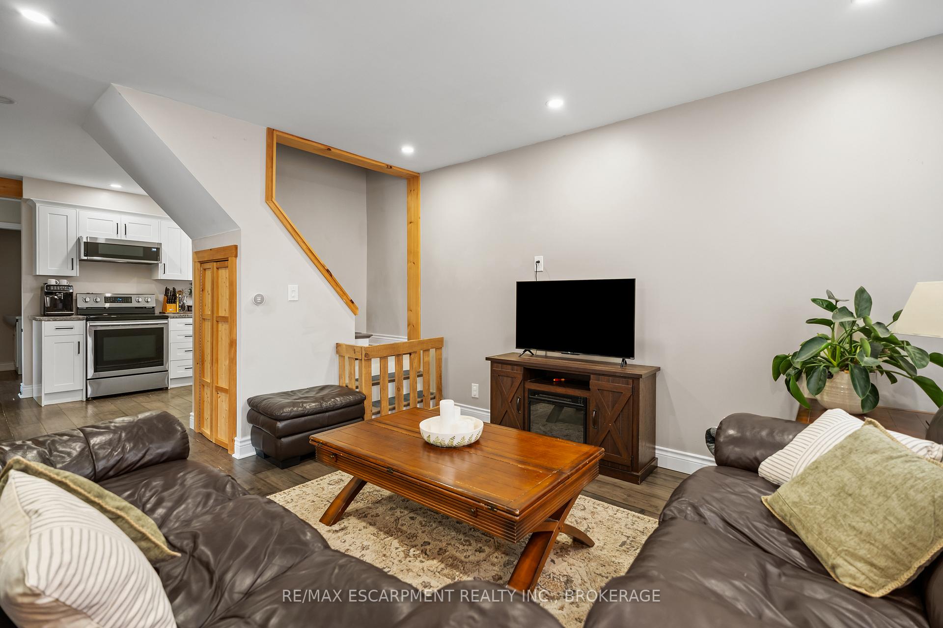 Photo 9 of 57 Carleton Street N, Thorold, Thorold Downtown — HOMEH