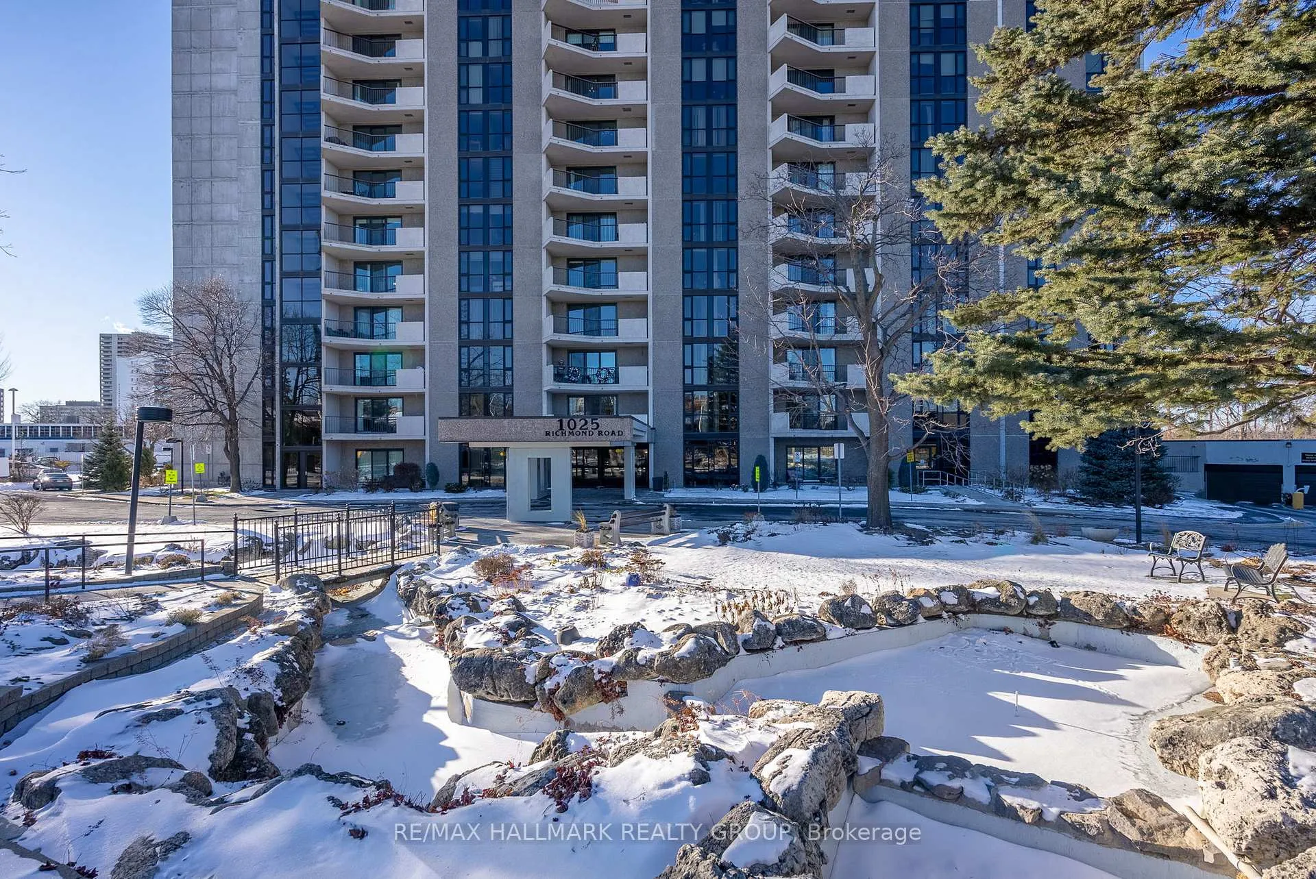 Photo 2 of Unit 406, 1025 Richmond Road, Ottawa, Woodroffe — HOMEH