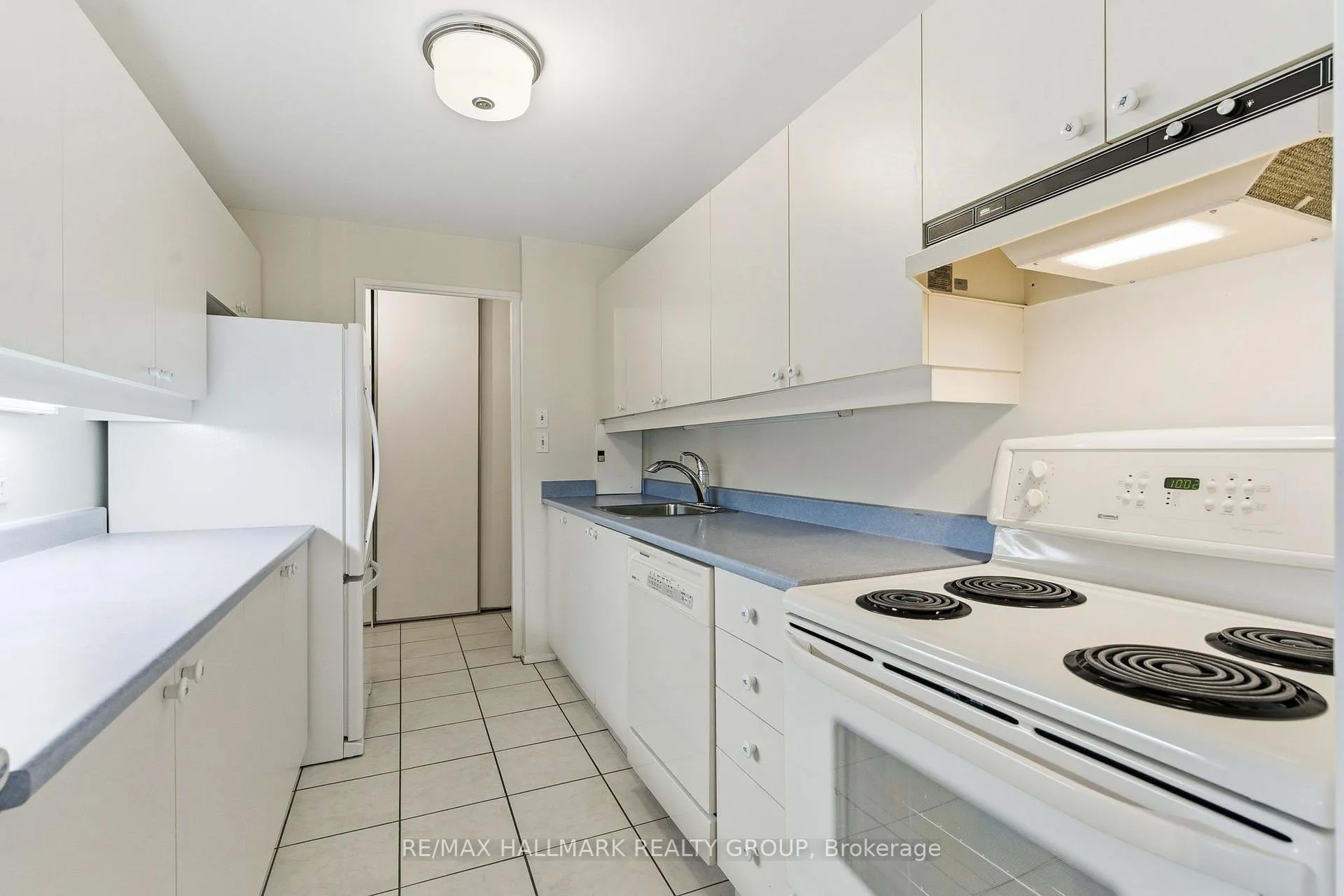 Photo 6 of Unit 406, 1025 Richmond Road, Ottawa, Woodroffe — HOMEH