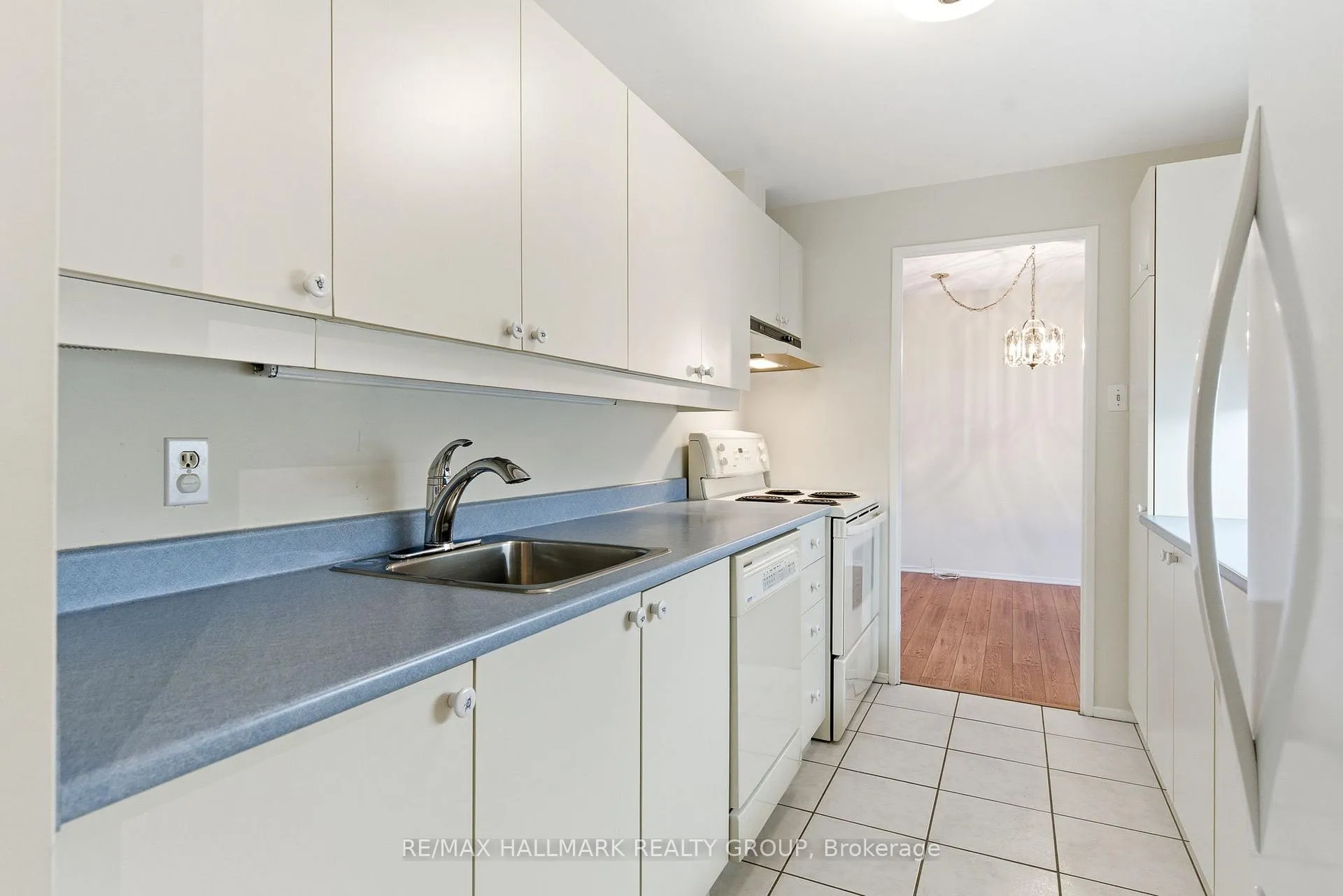 Photo 7 of Unit 406, 1025 Richmond Road, Ottawa, Woodroffe — HOMEH