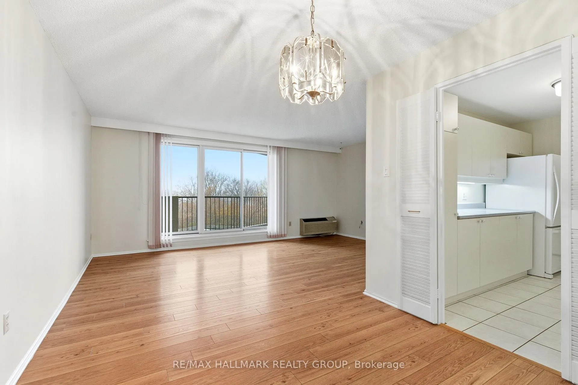 Photo 11 of Unit 406, 1025 Richmond Road, Ottawa, Woodroffe — HOMEH