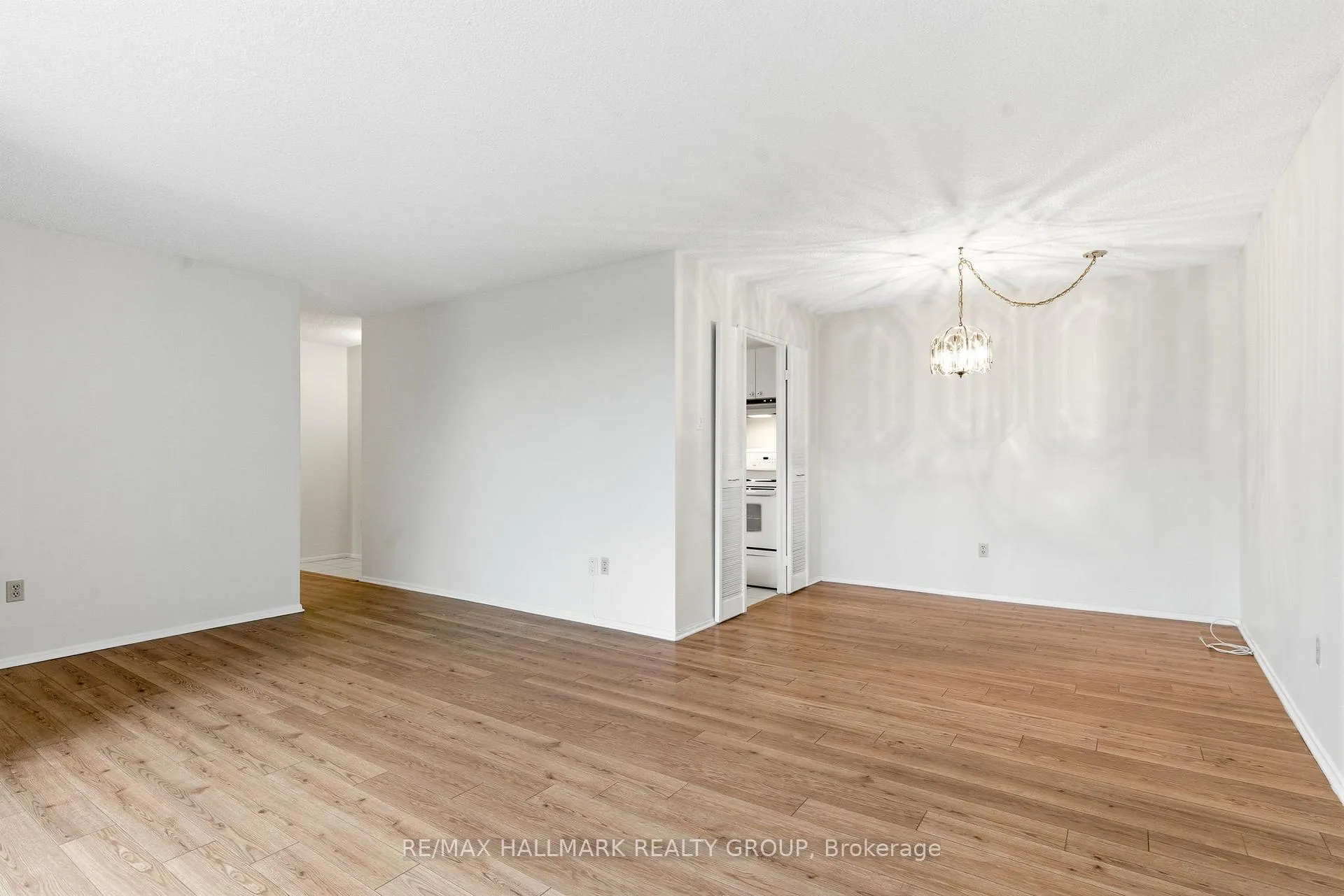 Photo 12 of Unit 406, 1025 Richmond Road, Ottawa, Woodroffe — HOMEH