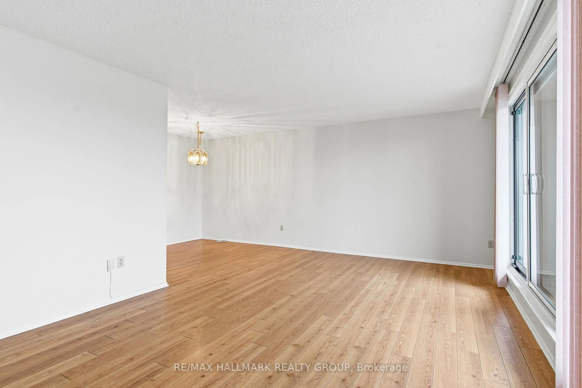 Photo 13 of Unit 406, 1025 Richmond Road, Ottawa, Woodroffe — HOMEH