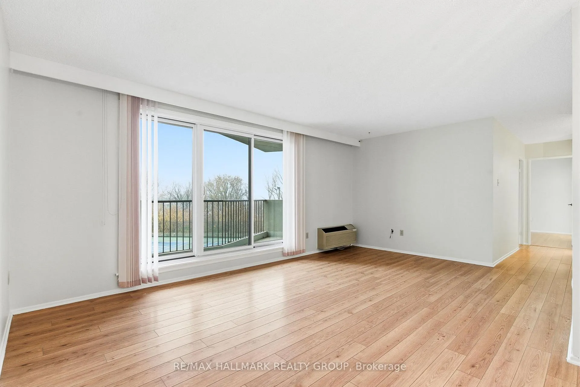 Photo 15 of Unit 406, 1025 Richmond Road, Ottawa, Woodroffe — HOMEH