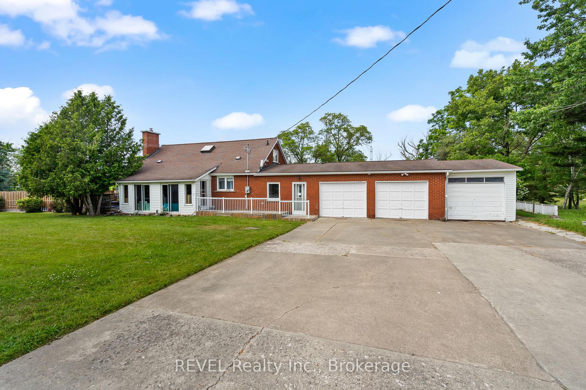 Photo 3 of 1848 Barron Road, Thorold, Hurricane/Merrittville — HOMEH