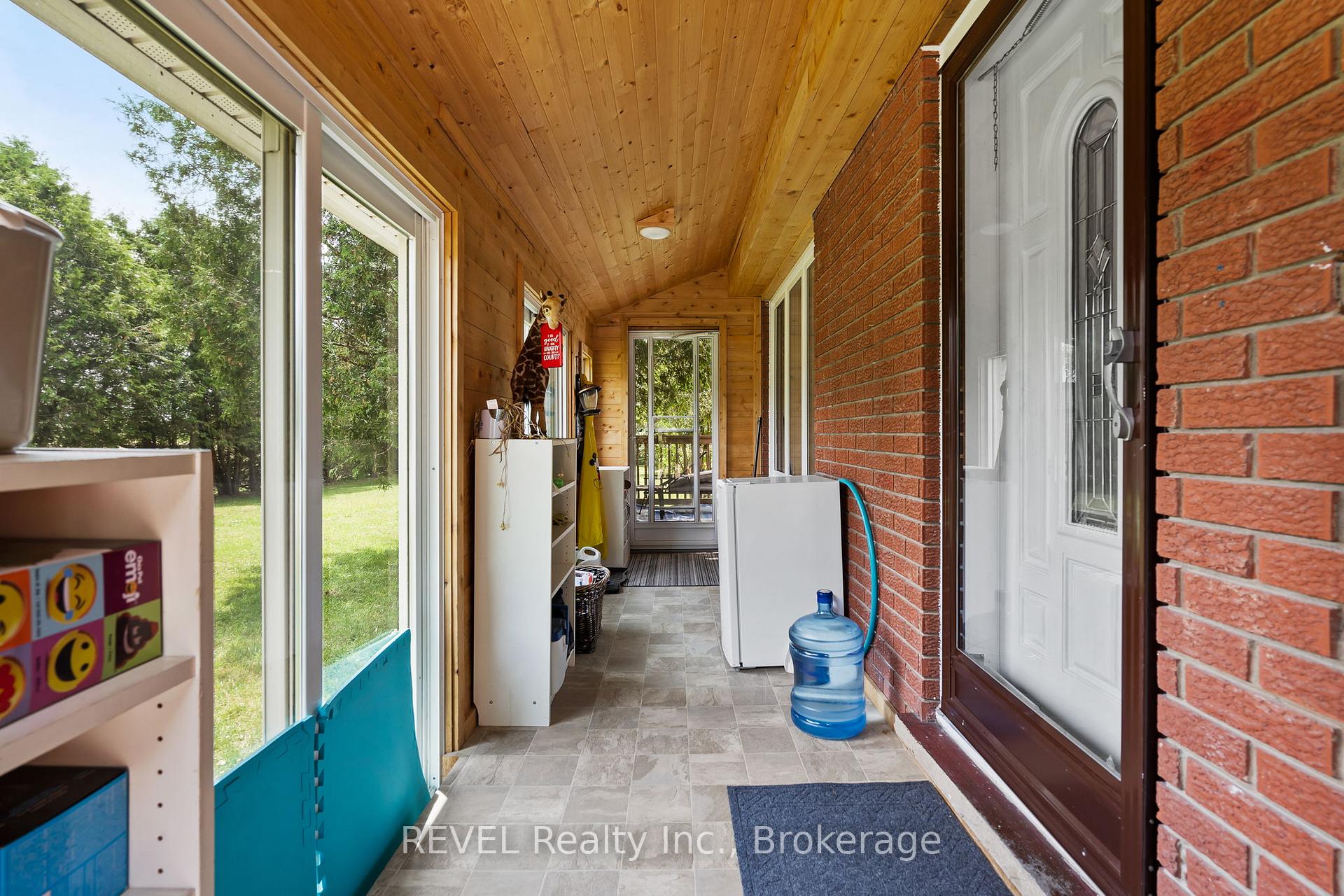 Photo 5 of 1848 Barron Road, Thorold, Hurricane/Merrittville — HOMEH