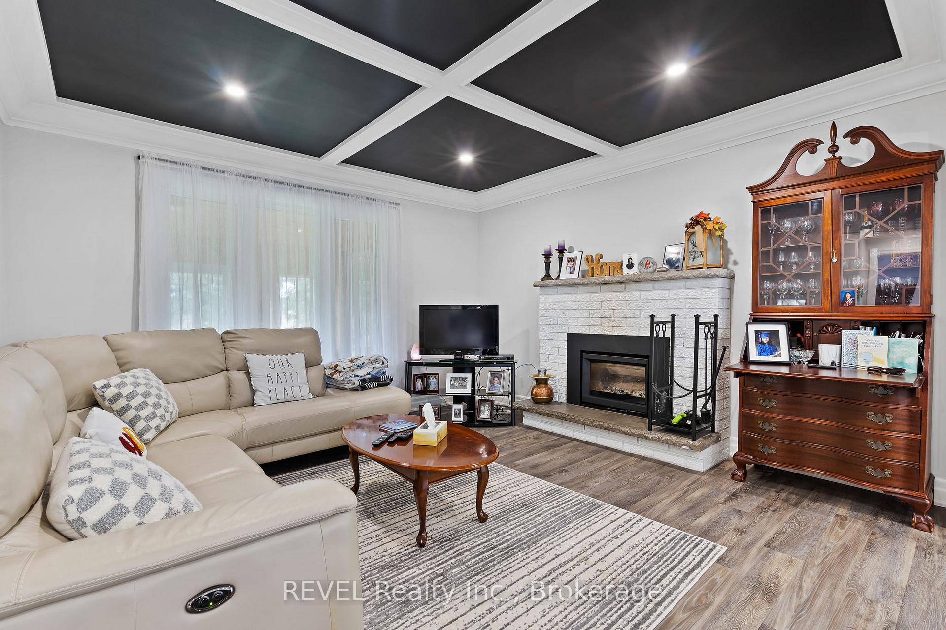 Photo 6 of 1848 Barron Road, Thorold, Hurricane/Merrittville — HOMEH