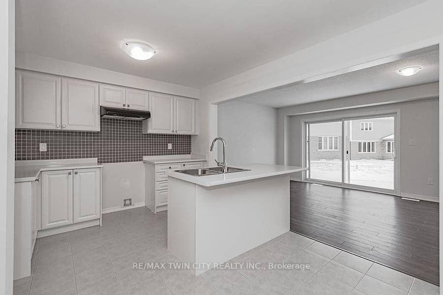 Photo 7 of 101 Esther Crescent, Thorold, Hurricane/Merrittville — HOMEH