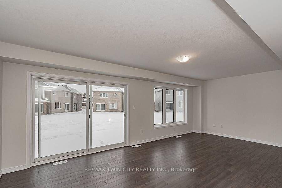 Photo 9 of 101 Esther Crescent, Thorold, Hurricane/Merrittville — HOMEH