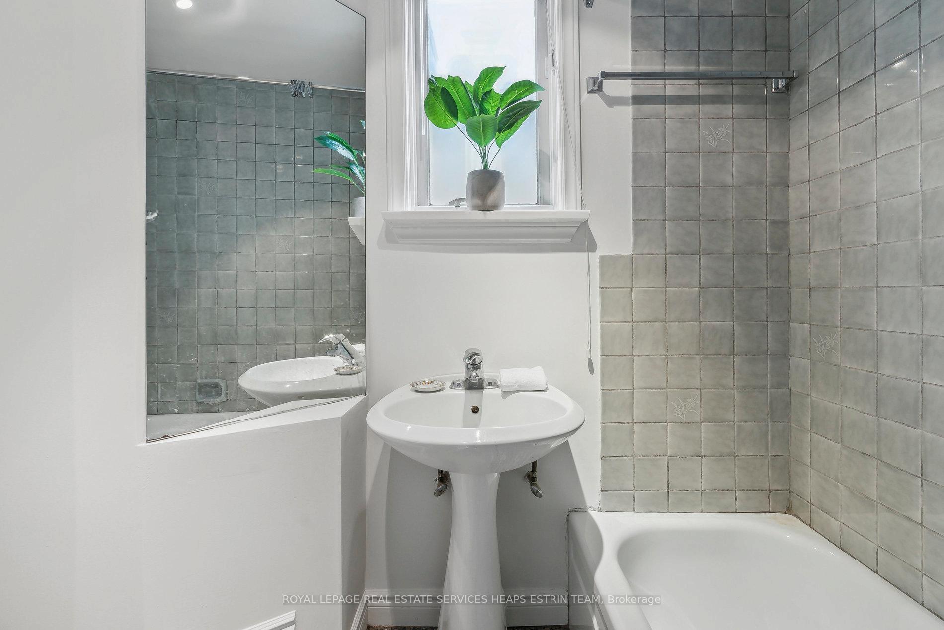 Photo 32 of 207 Marlborough Place, Toronto, The Annex — HOMEH
