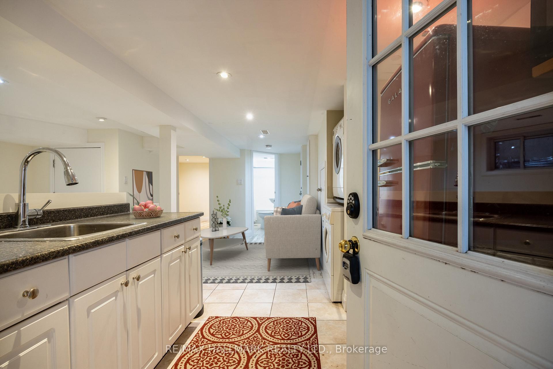 Photo 2 of Unit Lower Level, 100 Silver Birch Avenue, Toronto, The Beaches — HOMEH