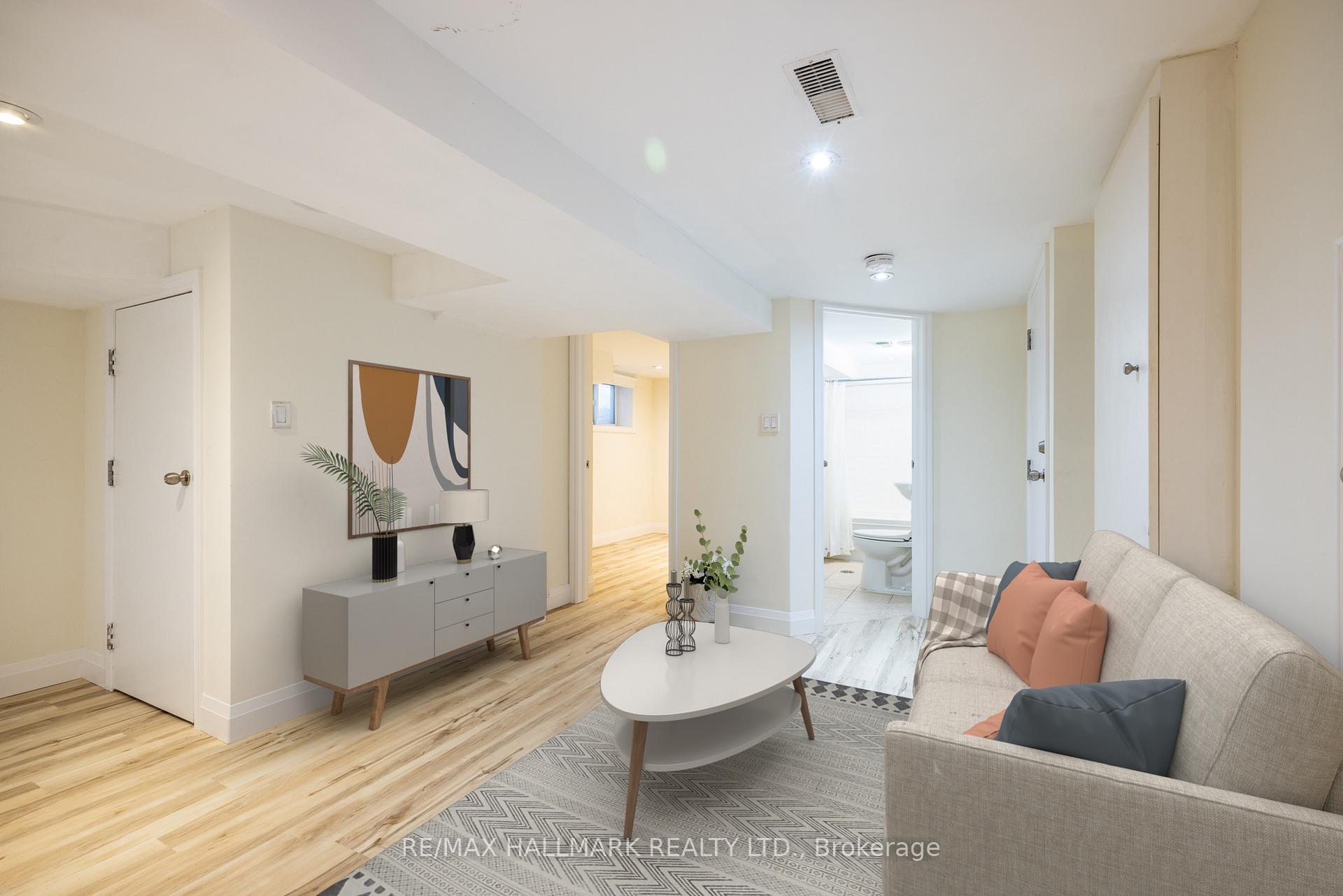 Photo 6 of Unit Lower Level, 100 Silver Birch Avenue, Toronto, The Beaches — HOMEH