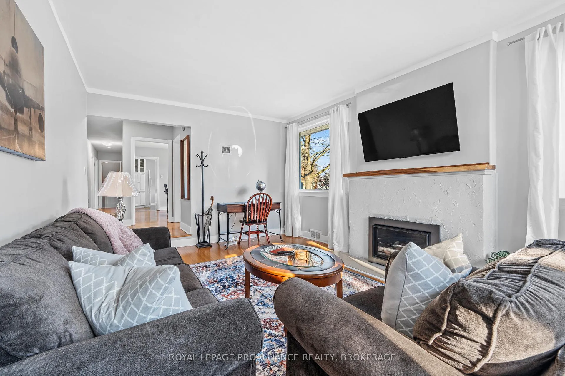 Photo 7 of 4 Strathcona Crescent, Kingston, West of Sir John A. Blvd — HOMEH