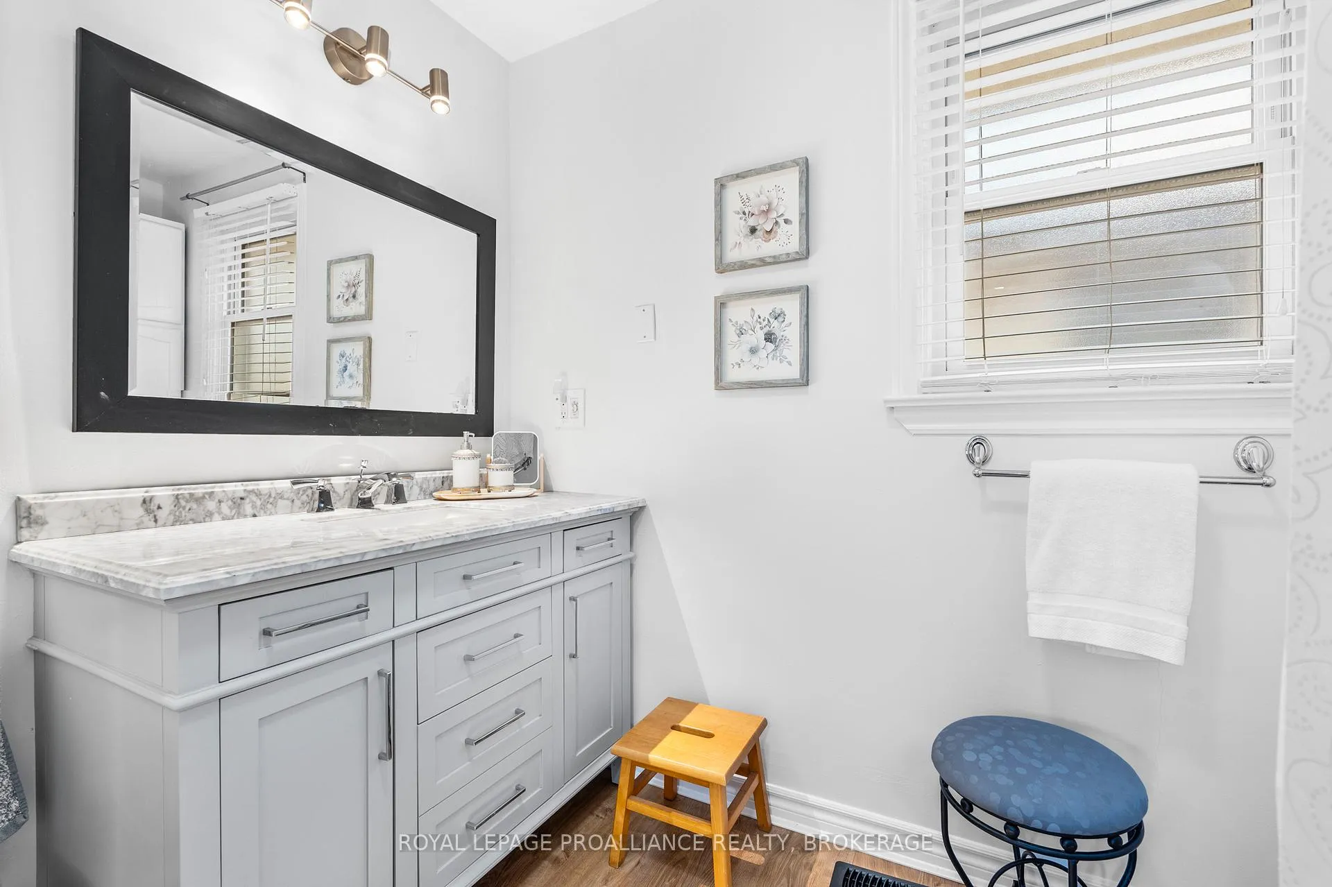 Photo 16 of 4 Strathcona Crescent, Kingston, West of Sir John A. Blvd — HOMEH