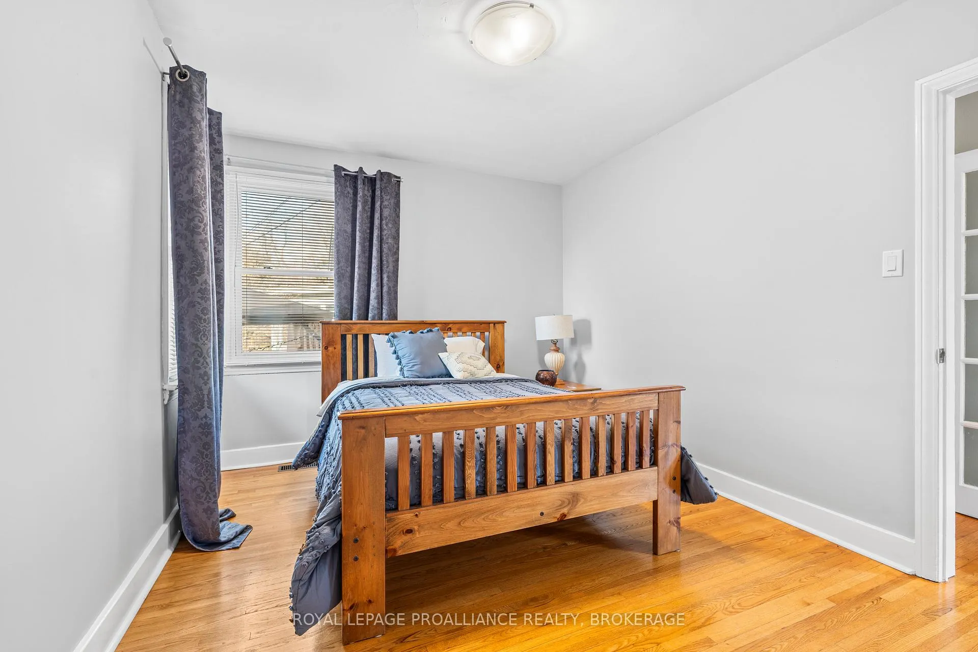 Photo 19 of 4 Strathcona Crescent, Kingston, West of Sir John A. Blvd — HOMEH