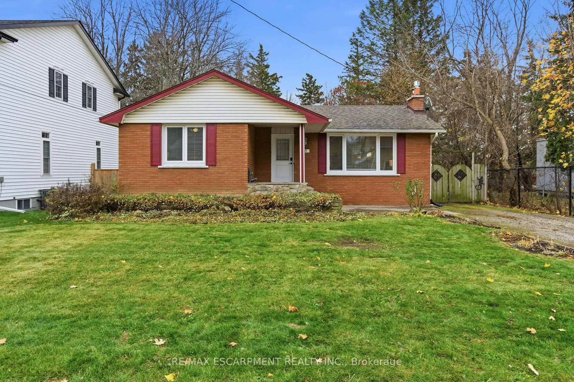 Photo 1 of 30 Kelly Street, Hamilton, Waterdown — HOMEH