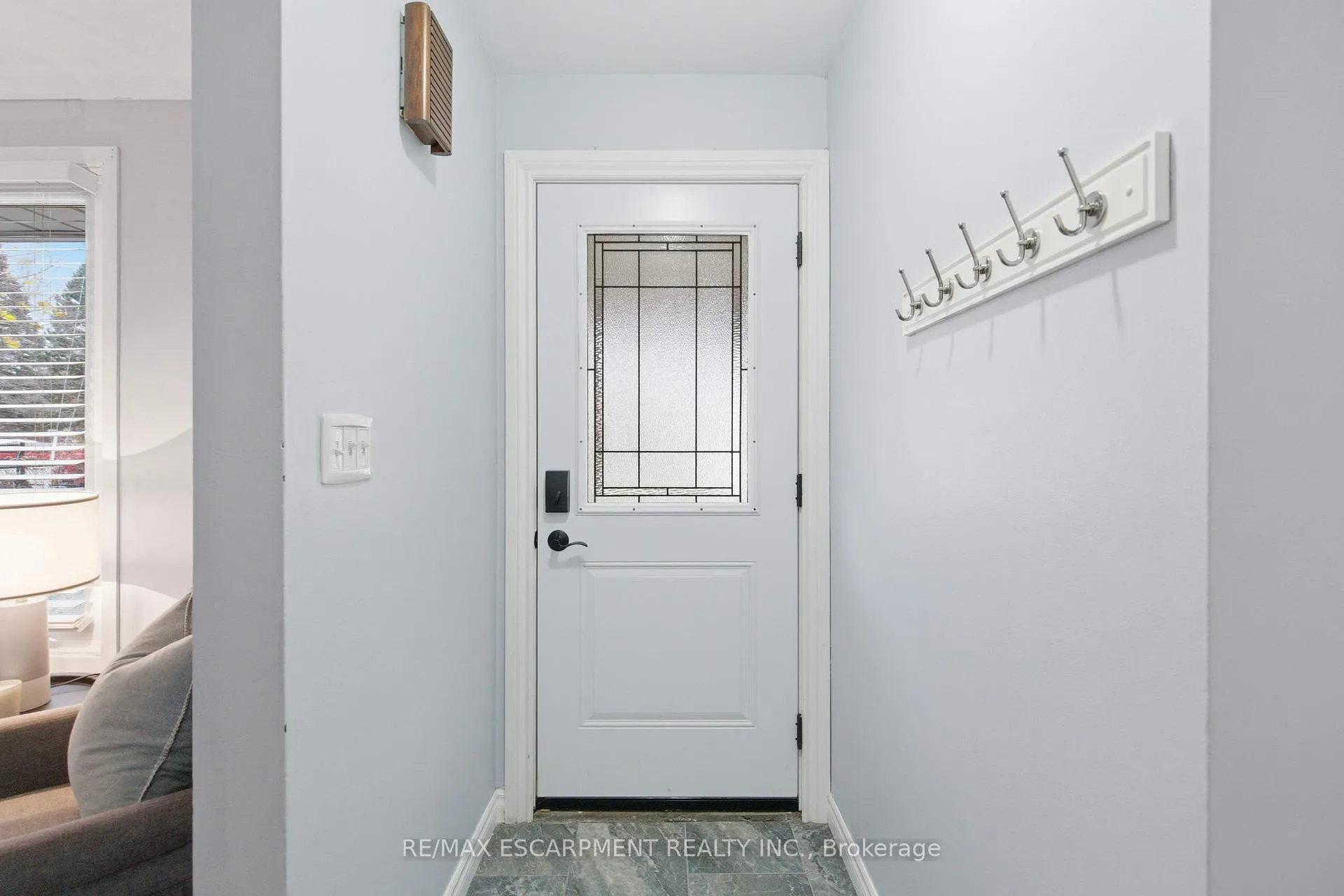 Photo 3 of 30 Kelly Street, Hamilton, Waterdown — HOMEH