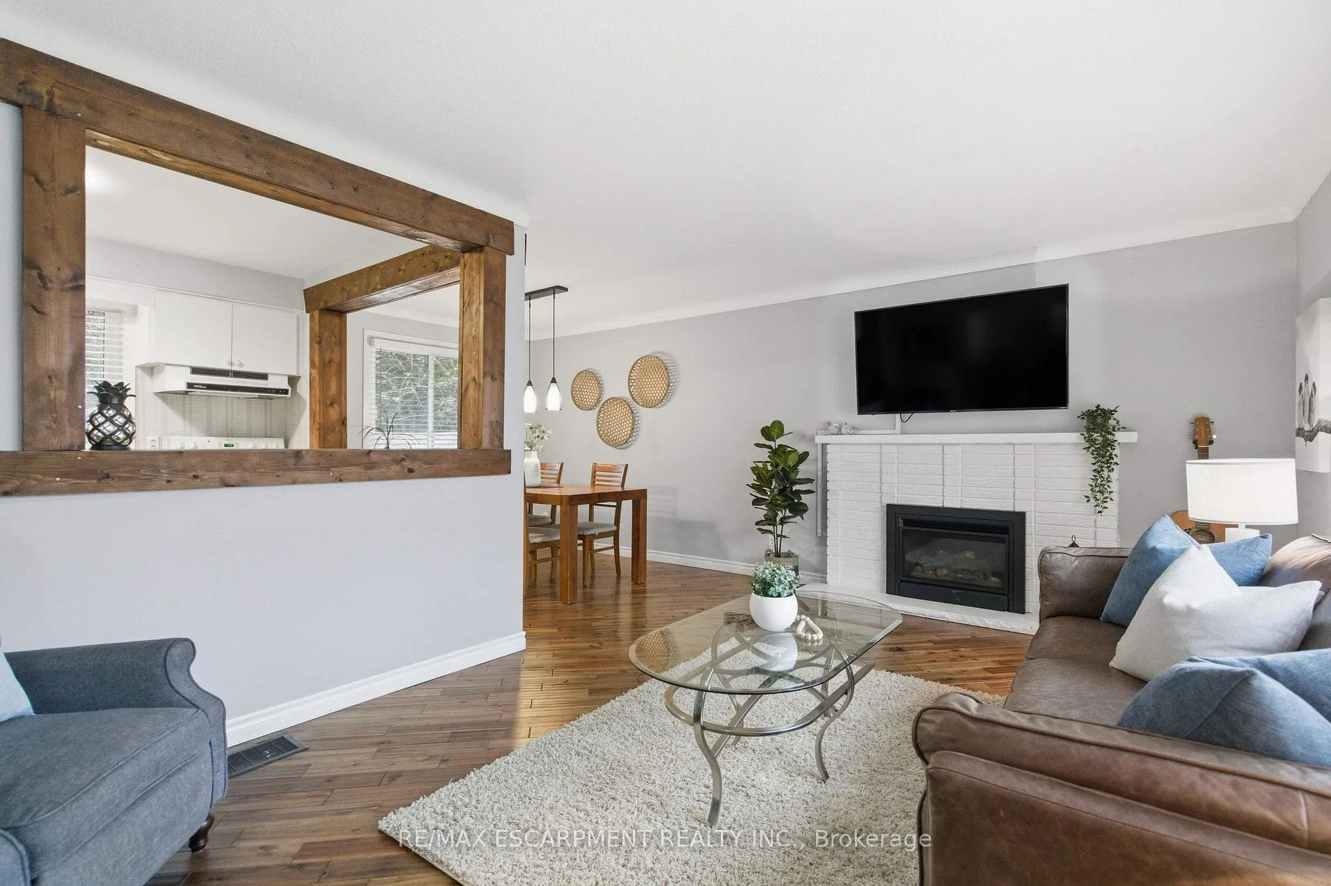 Photo 8 of 30 Kelly Street, Hamilton, Waterdown — HOMEH