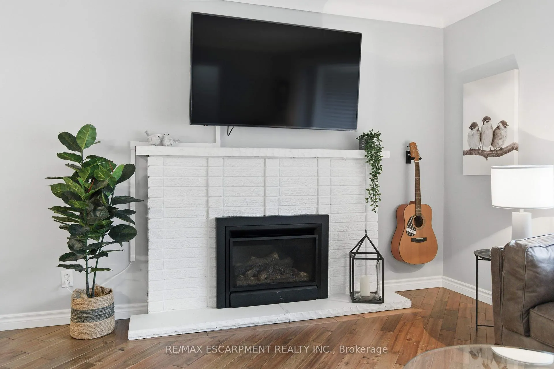 Photo 9 of 30 Kelly Street, Hamilton, Waterdown — HOMEH