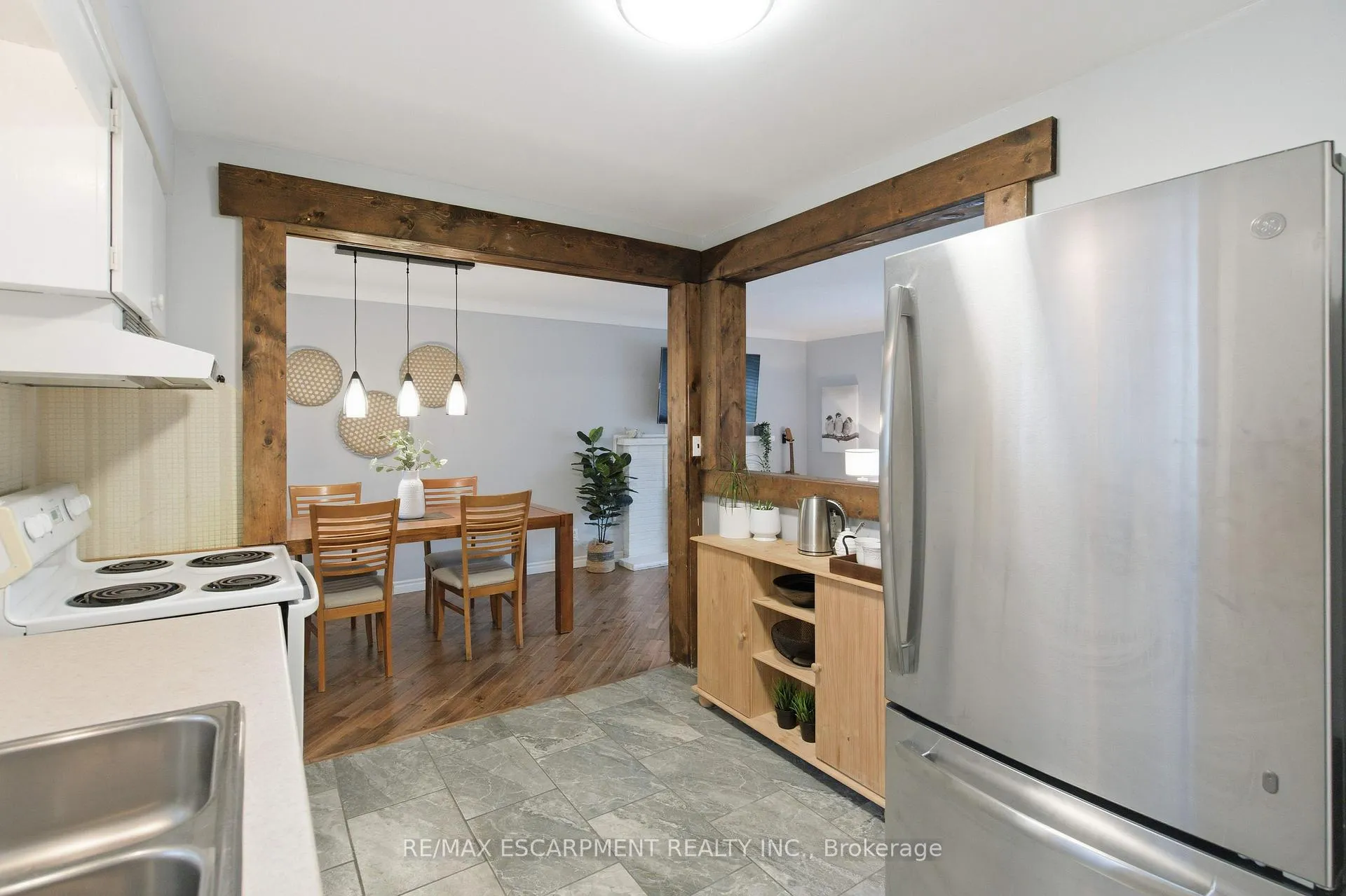 Photo 16 of 30 Kelly Street, Hamilton, Waterdown — HOMEH