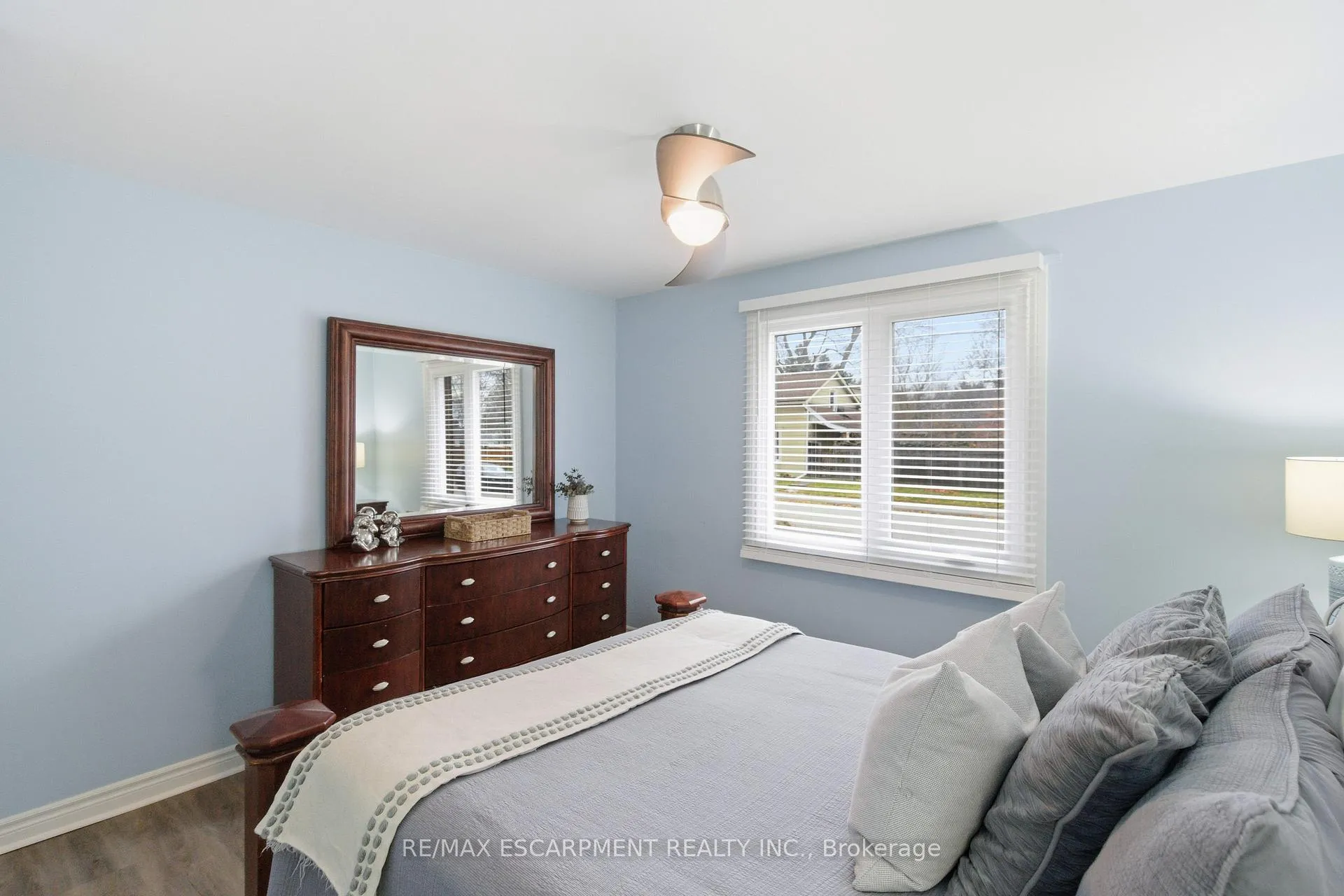Photo 20 of 30 Kelly Street, Hamilton, Waterdown — HOMEH