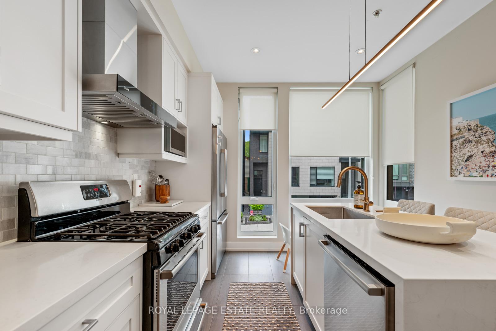 Photo 11 of 7 Vince Avenue, Toronto, The Beaches — HOMEH