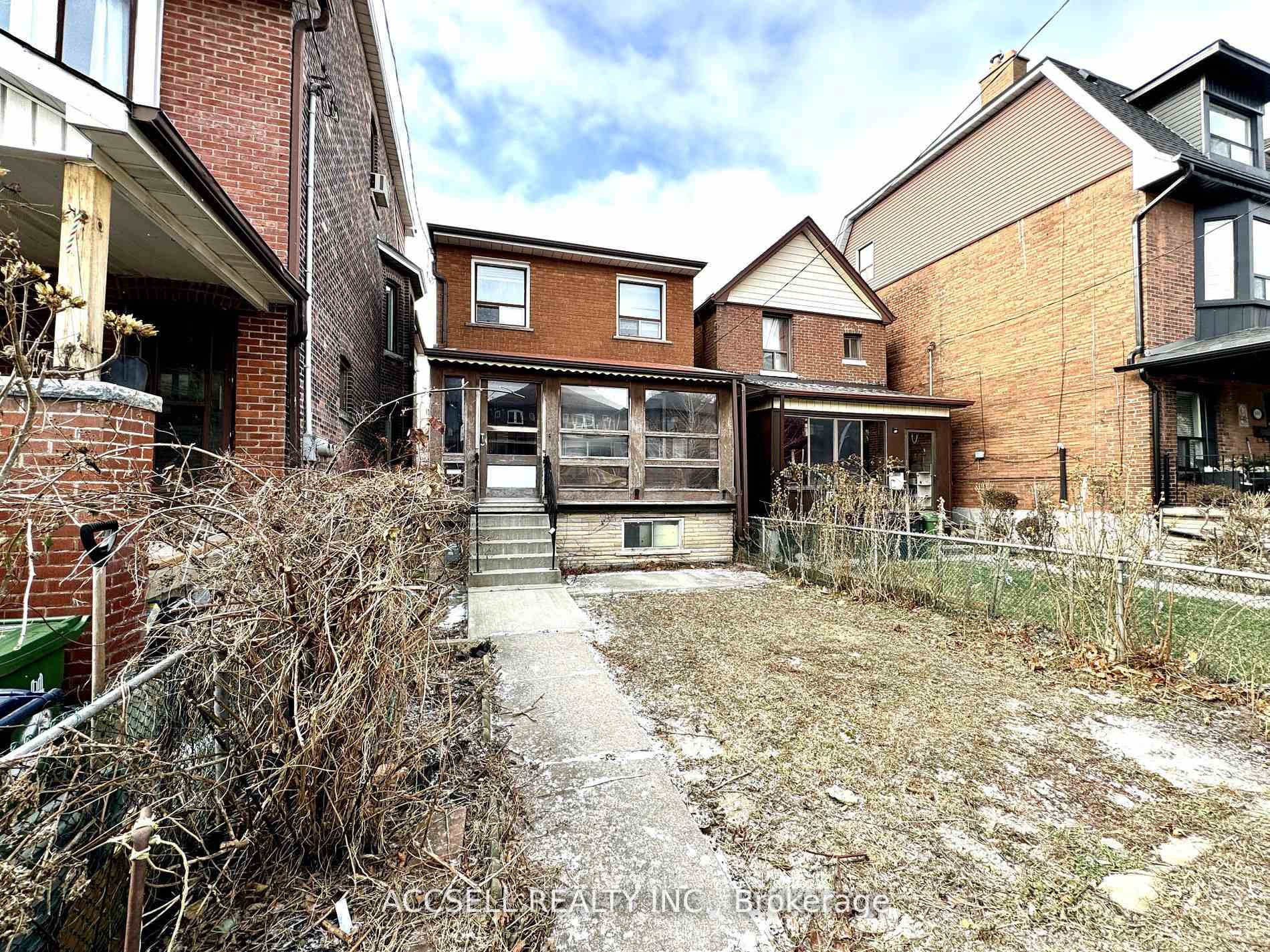Photo 1 of 684 Manning Avenue, Toronto, The Annex — HOMEH