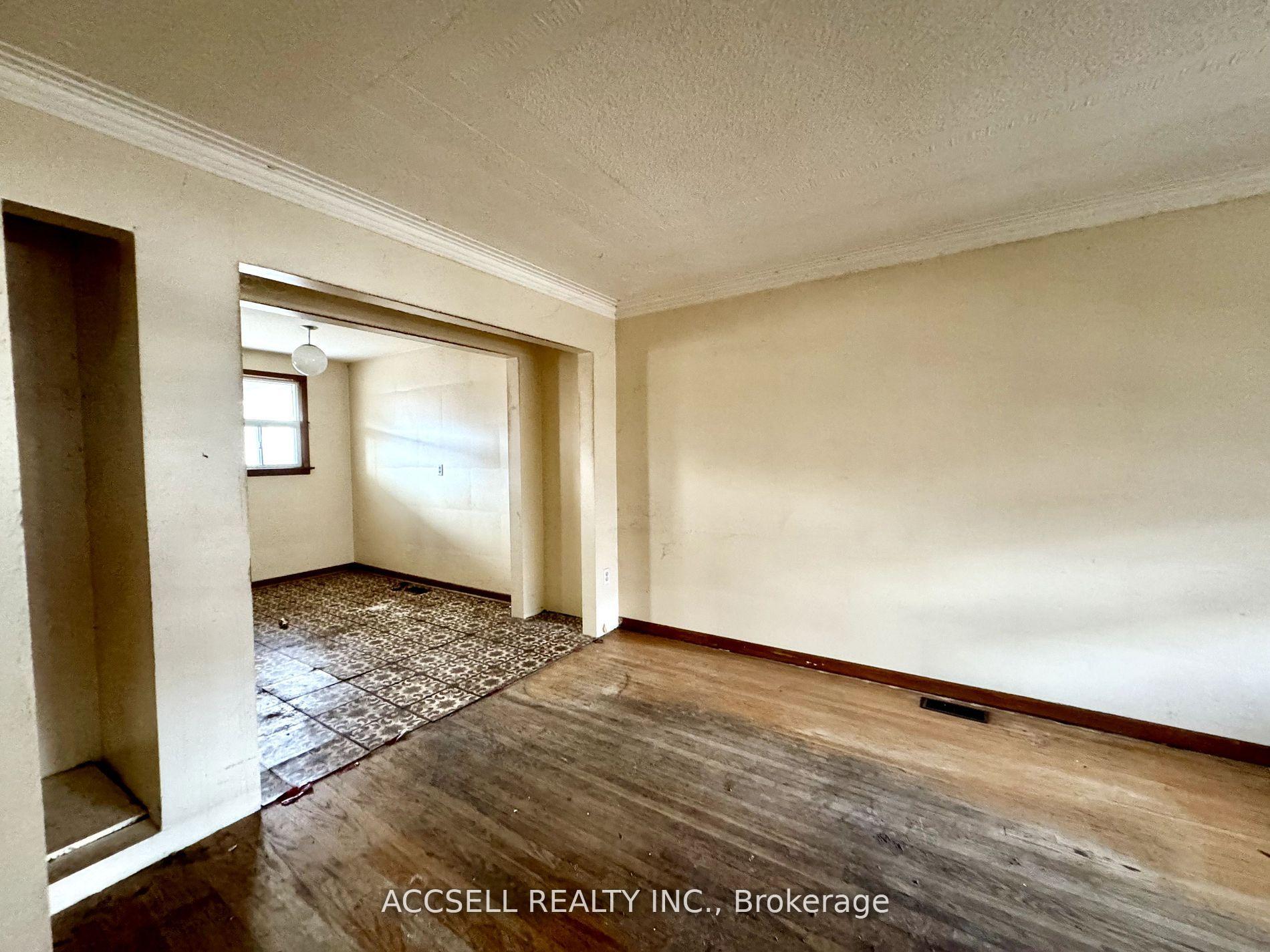 Photo 6 of 684 Manning Avenue, Toronto, The Annex — HOMEH
