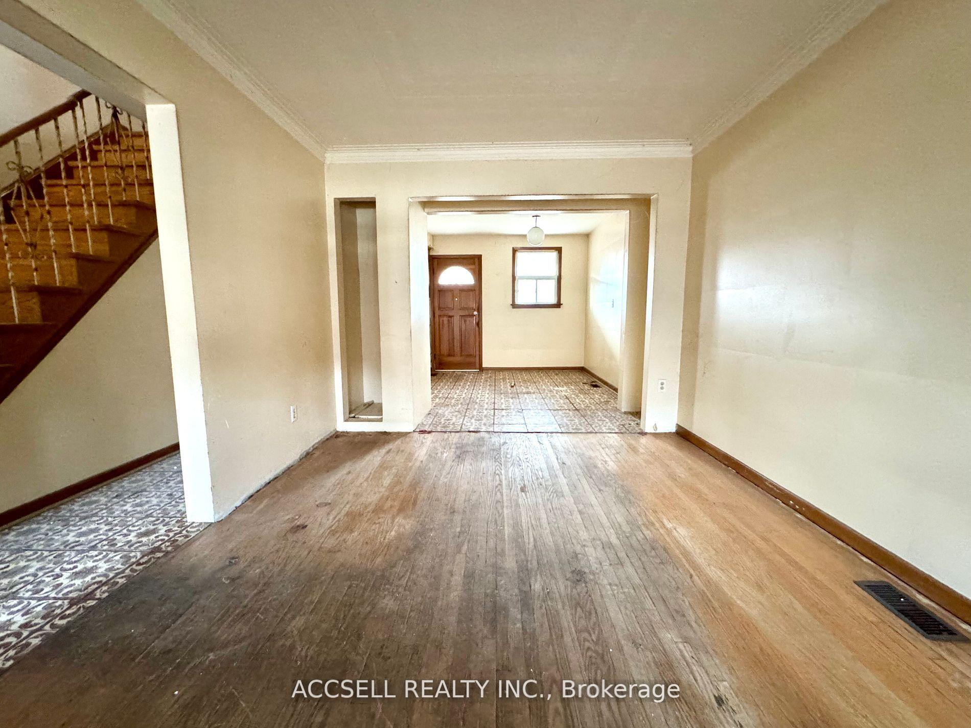 Photo 8 of 684 Manning Avenue, Toronto, The Annex — HOMEH