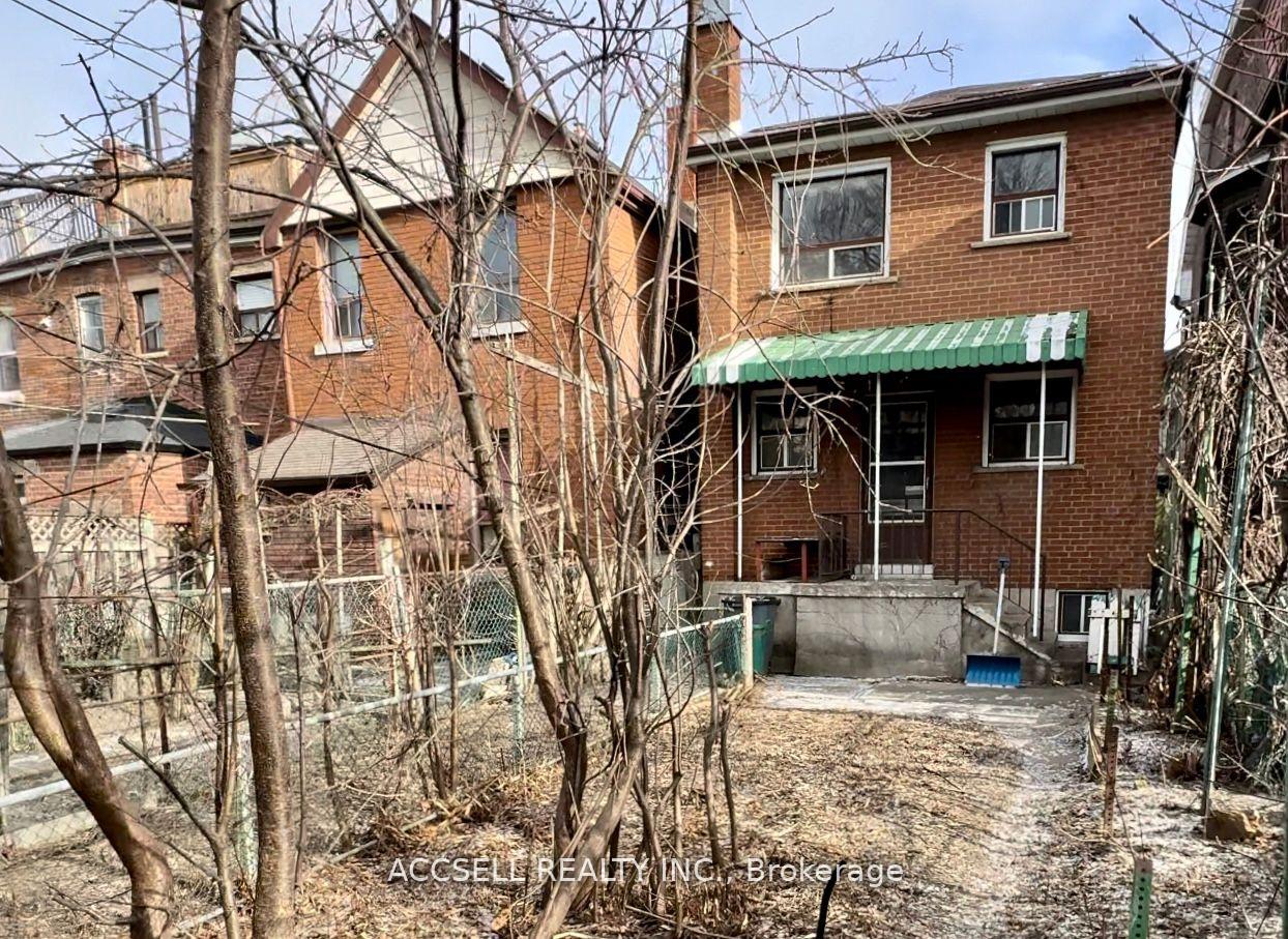 Photo 16 of 684 Manning Avenue, Toronto, The Annex — HOMEH