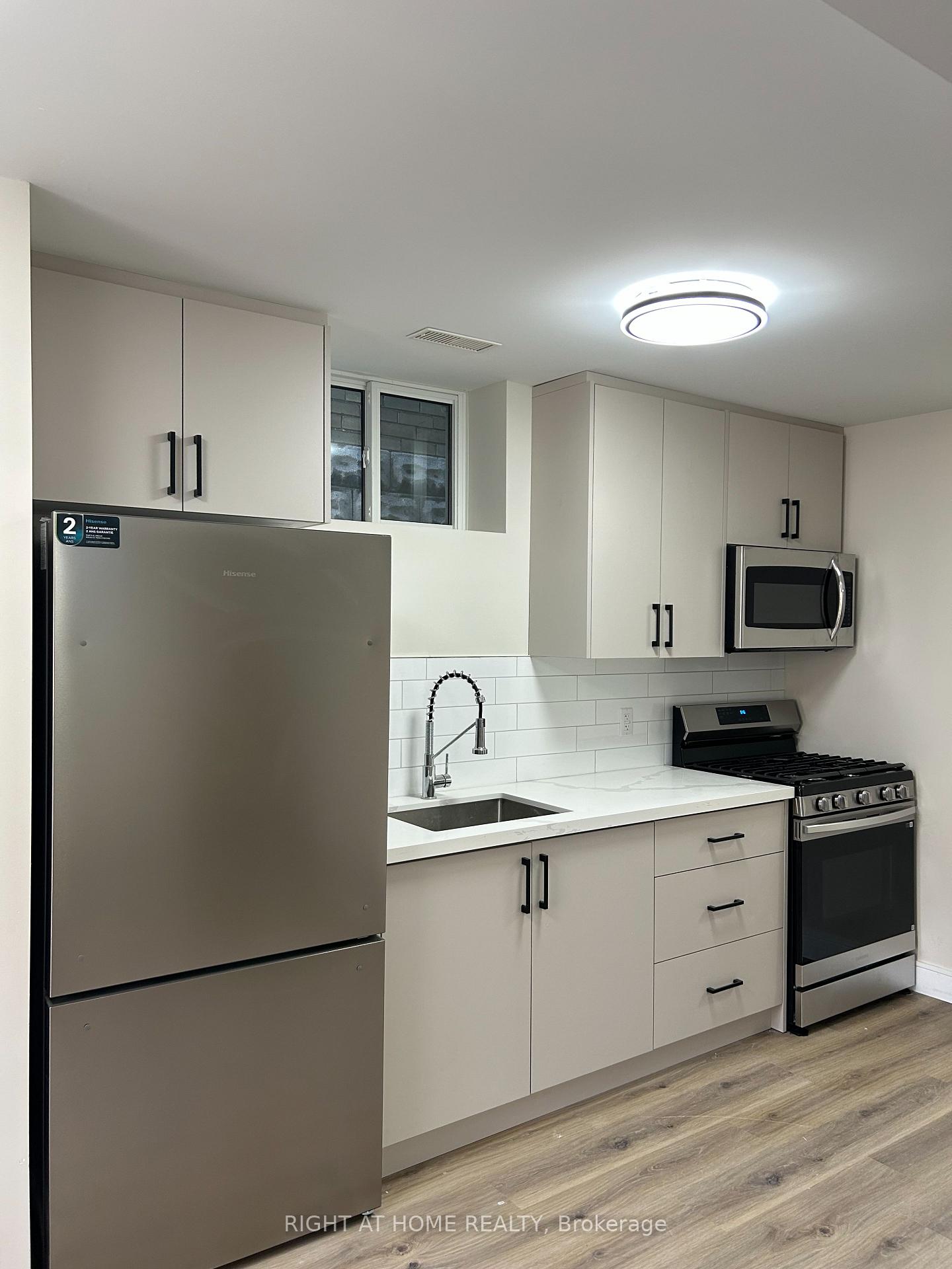 Photo 6 of Unit 4, 32 Cadorna Avenue, Toronto, Danforth Village-East York — HOMEH