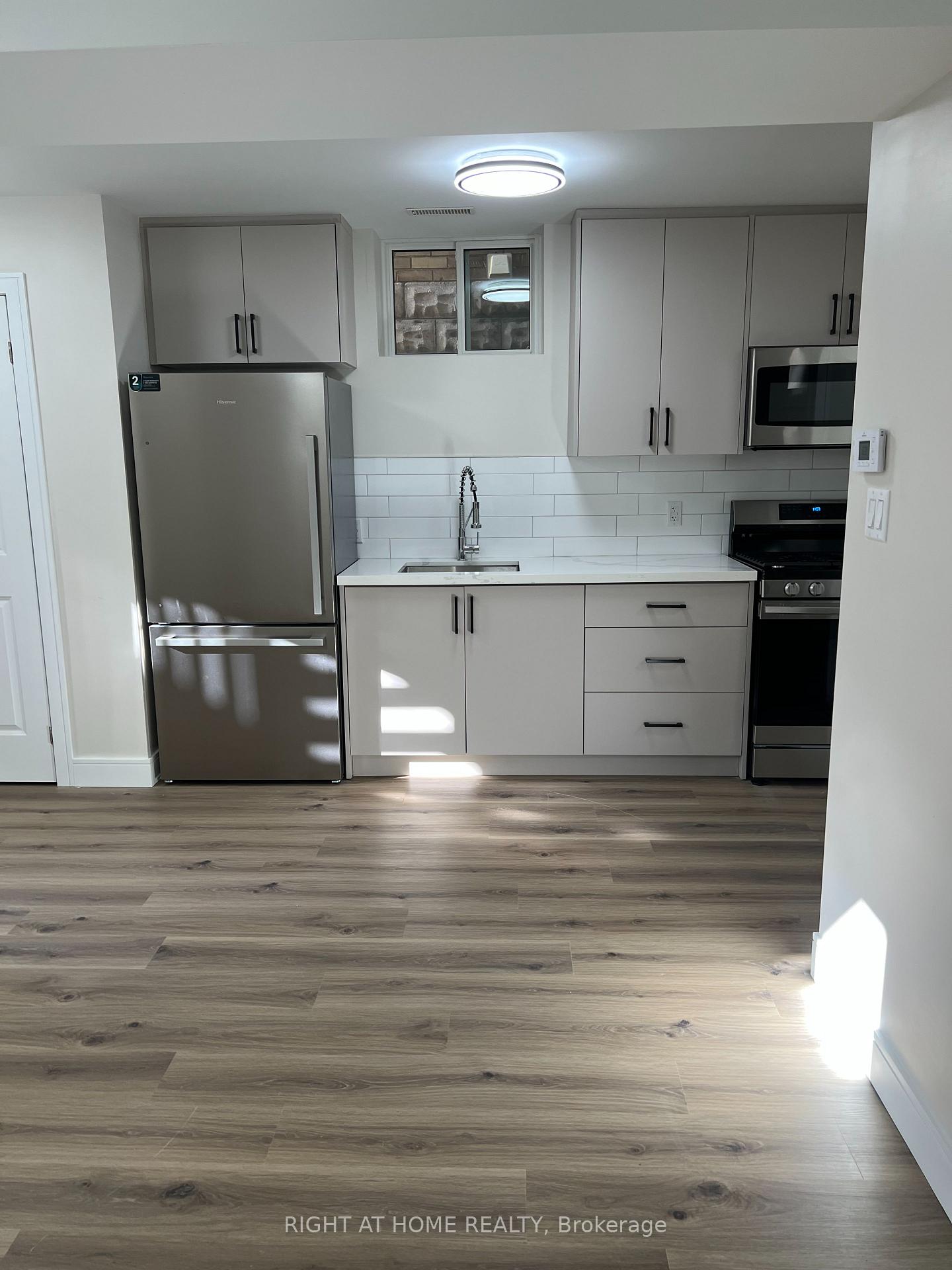 Photo 8 of Unit 4, 32 Cadorna Avenue, Toronto, Danforth Village-East York — HOMEH