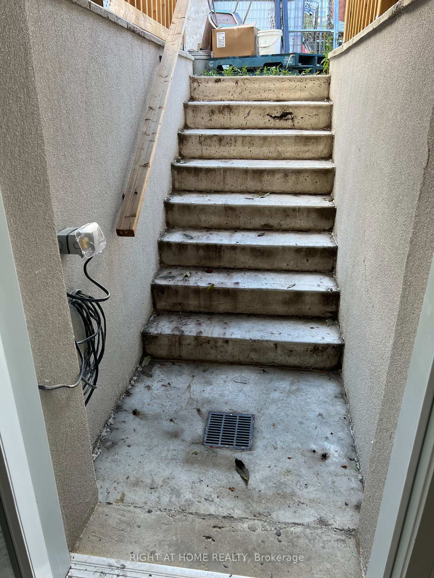 Photo 30 of Unit 4, 32 Cadorna Avenue, Toronto, Danforth Village-East York — HOMEH