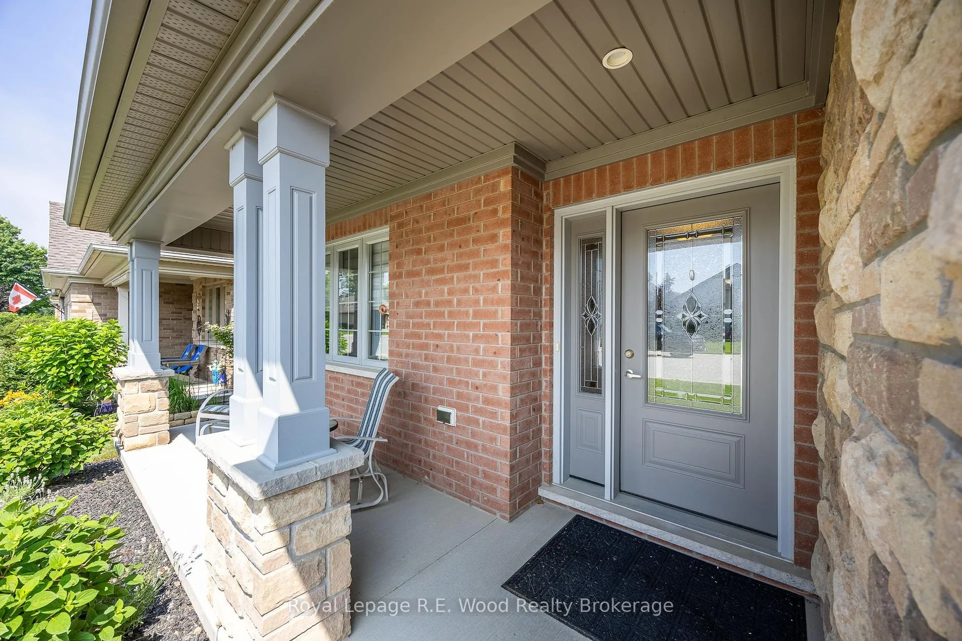 Photo 2 of 32 Esseltine Drive, Tillsonburg — HOMEH