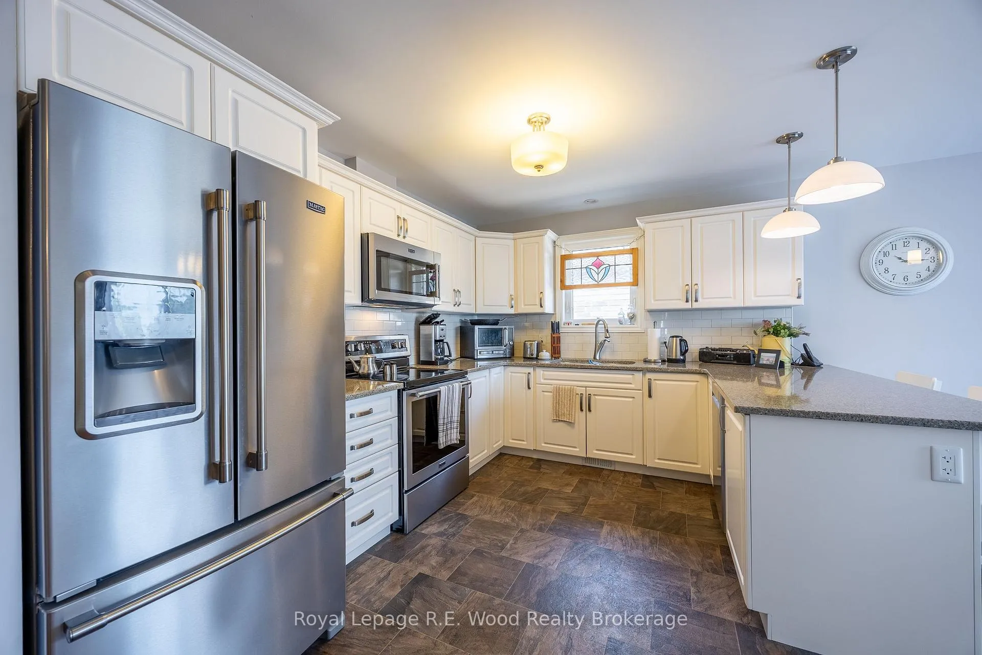 Photo 14 of 32 Esseltine Drive, Tillsonburg — HOMEH