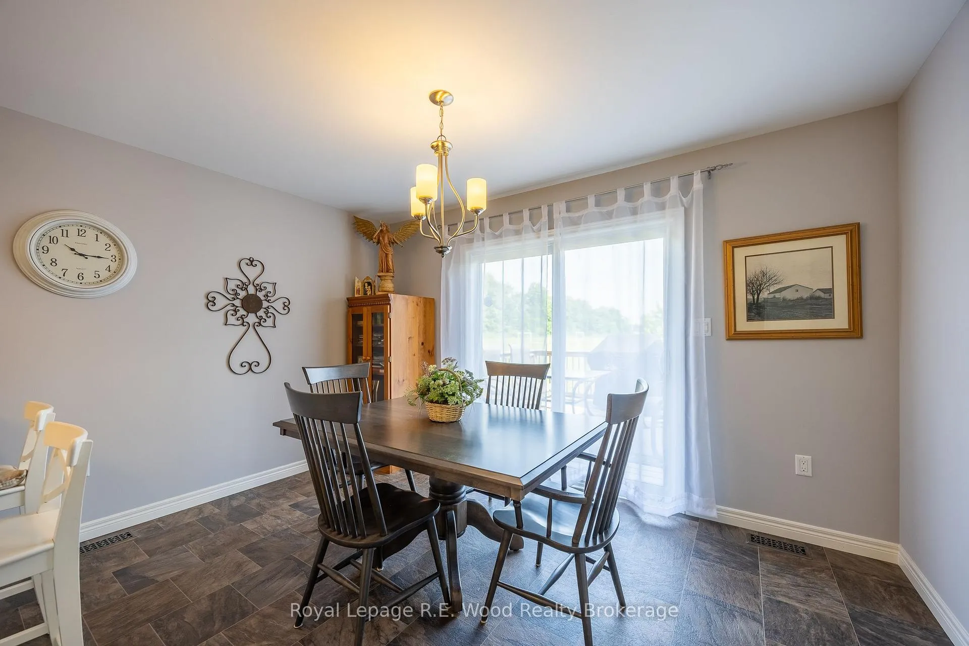 Photo 16 of 32 Esseltine Drive, Tillsonburg — HOMEH