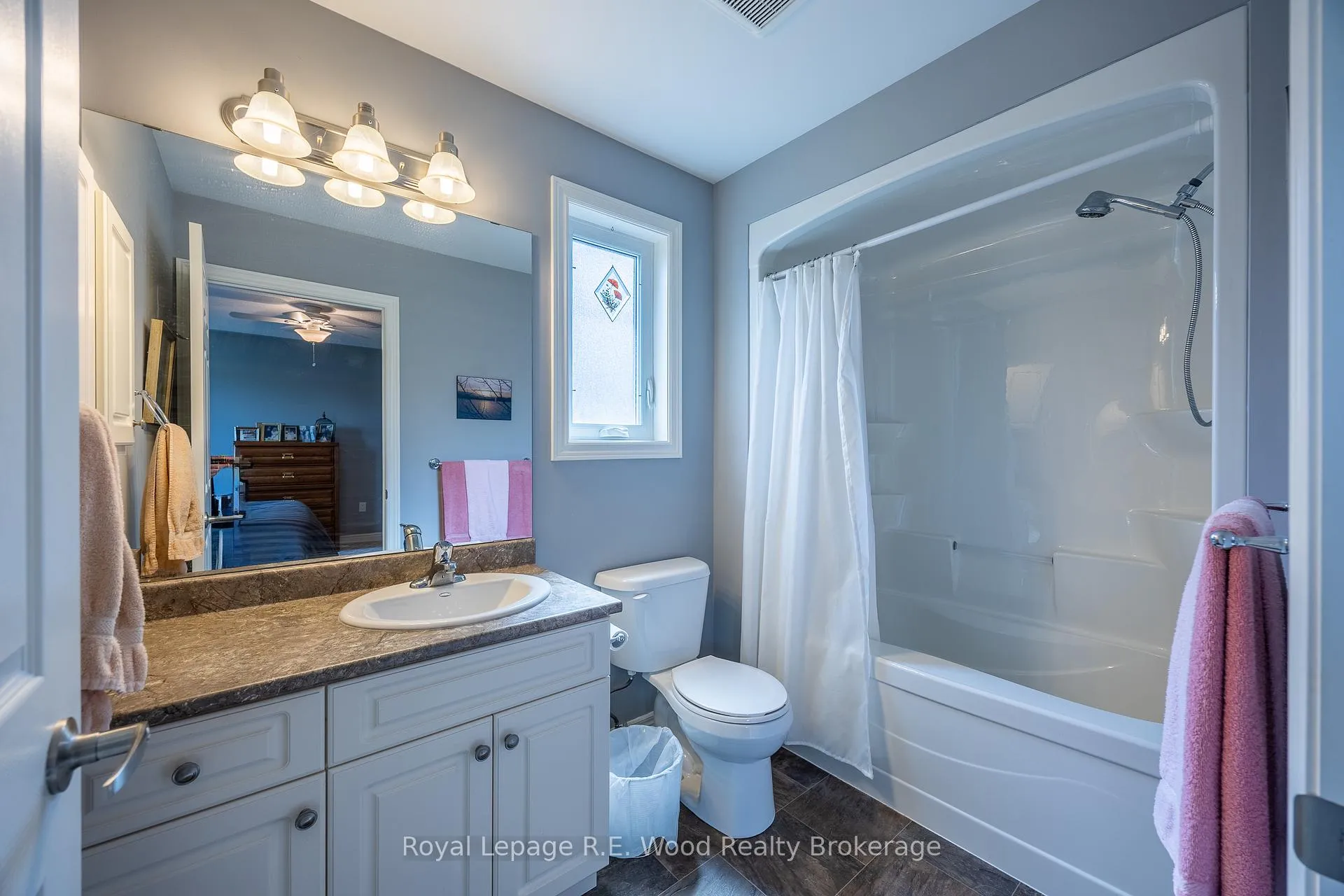 Photo 24 of 32 Esseltine Drive, Tillsonburg — HOMEH