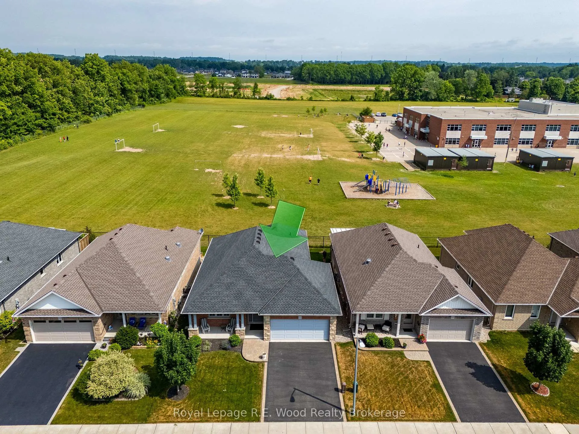 Photo 31 of 32 Esseltine Drive, Tillsonburg — HOMEH