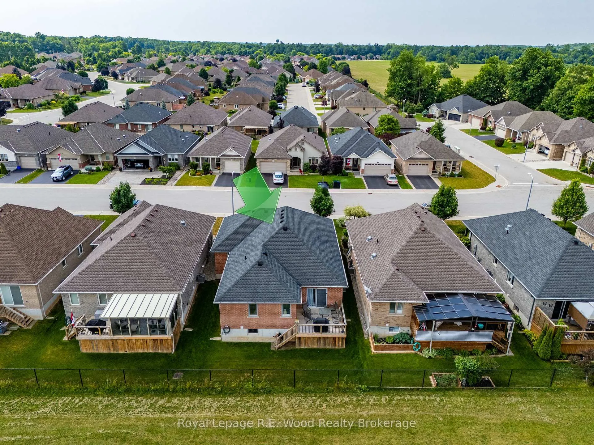 Photo 33 of 32 Esseltine Drive, Tillsonburg — HOMEH