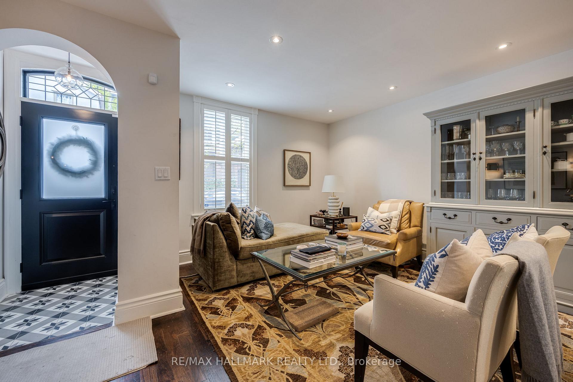 Photo 3 of 27 Bishop Street, Toronto, The Annex — HOMEH