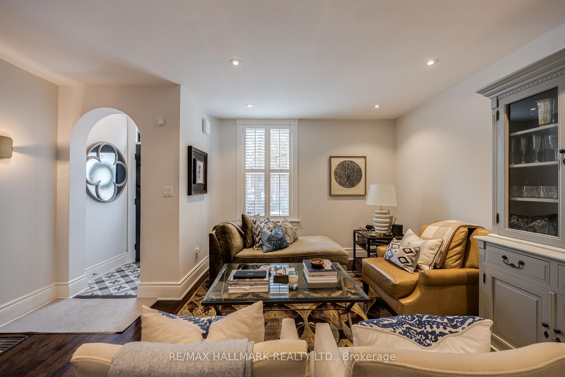 Photo 5 of 27 Bishop Street, Toronto, The Annex — HOMEH