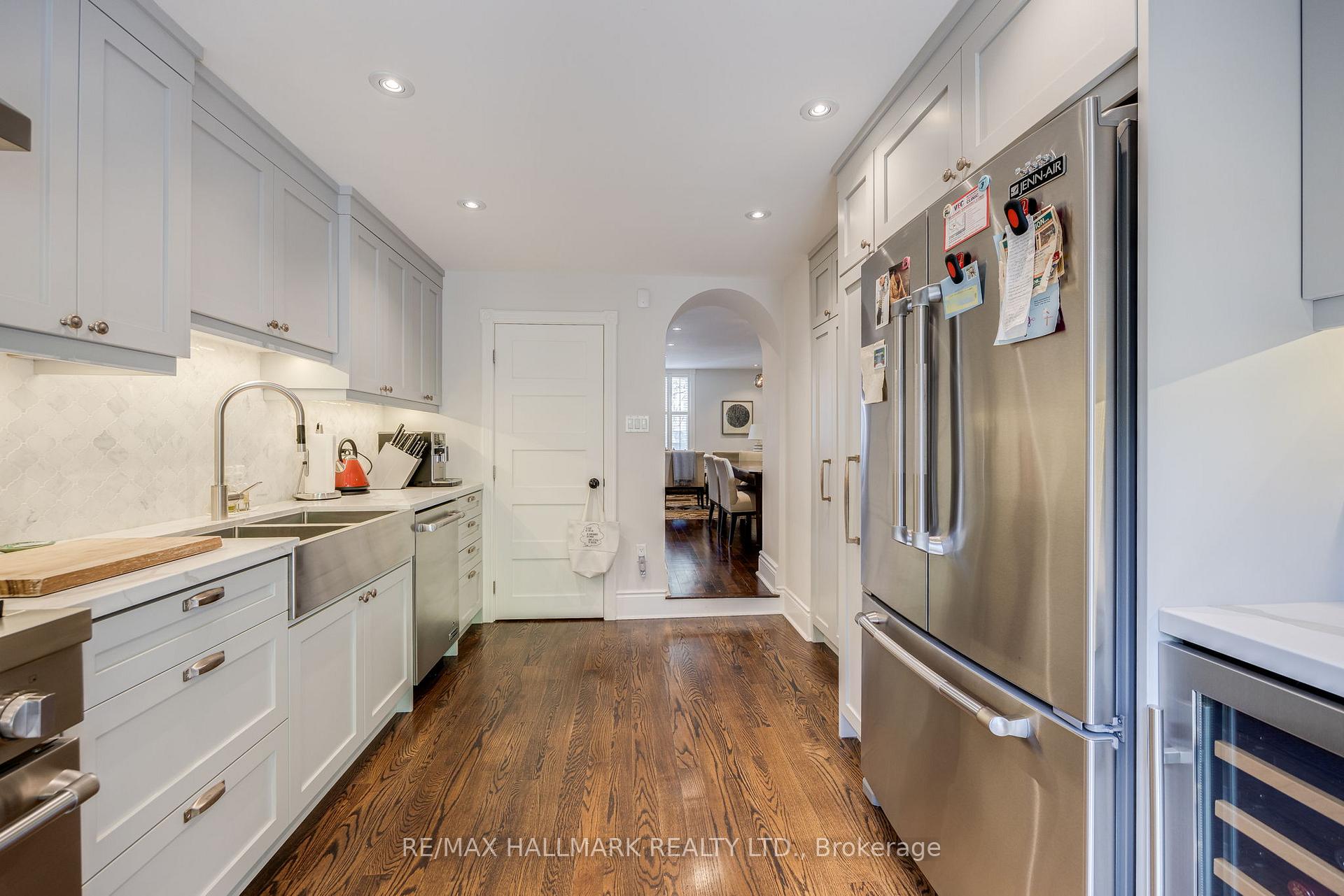 Photo 12 of 27 Bishop Street, Toronto, The Annex — HOMEH