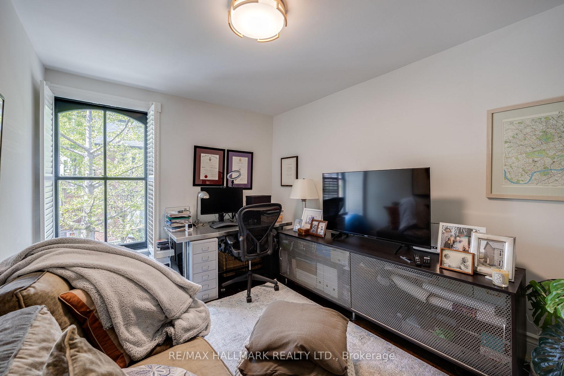 Photo 21 of 27 Bishop Street, Toronto, The Annex — HOMEH