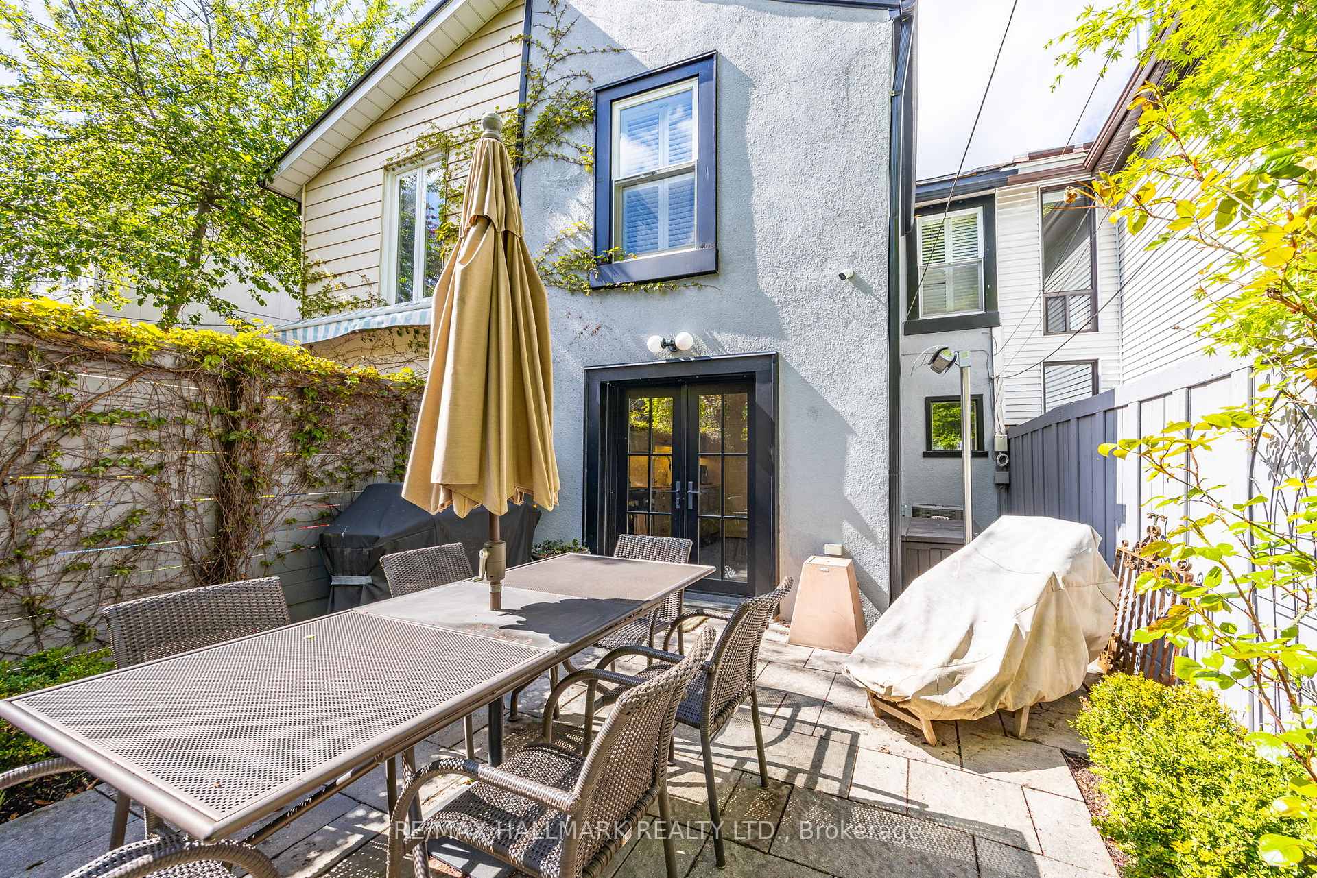 Photo 26 of 27 Bishop Street, Toronto, The Annex — HOMEH