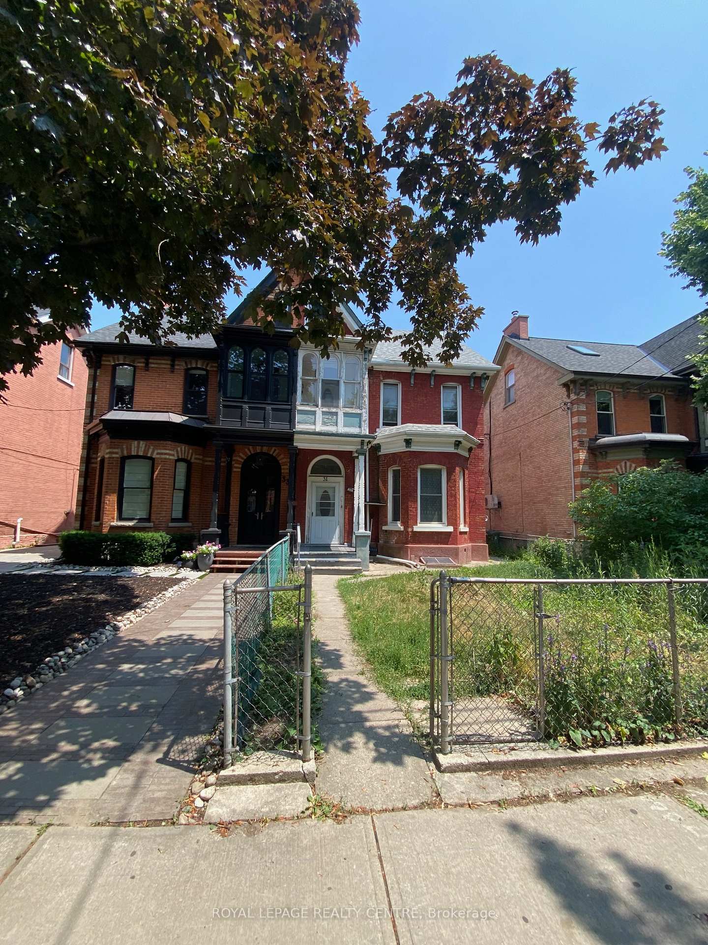 Photo 1 of 31 Beaconsfield Avenue, Toronto, Little Portugal — HOMEH