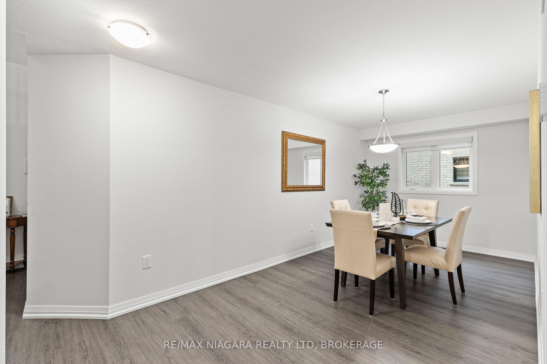 Photo 8 of 52 Bur Oak Drive, Thorold, Confederation Heights — HOMEH