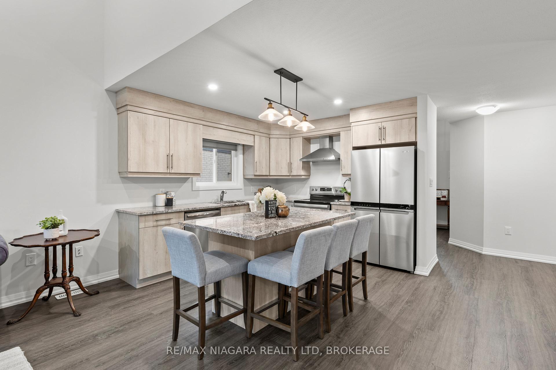 Photo 10 of 52 Bur Oak Drive, Thorold, Confederation Heights — HOMEH