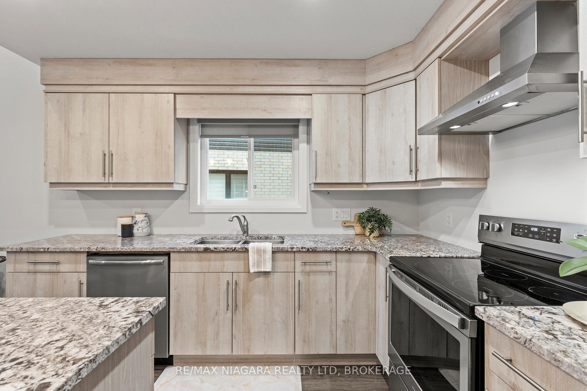 Photo 12 of 52 Bur Oak Drive, Thorold, Confederation Heights — HOMEH
