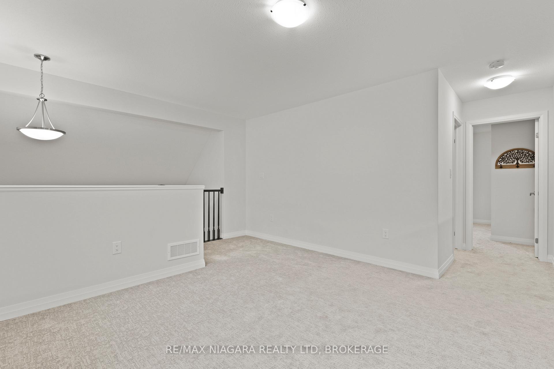 Photo 23 of 52 Bur Oak Drive, Thorold, Confederation Heights — HOMEH